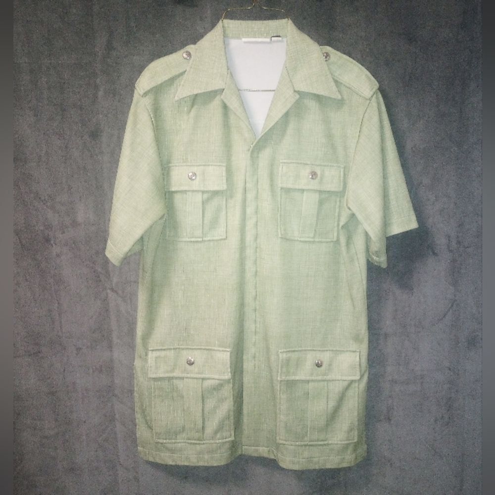 Vintage 70s Green Dagger Collar Zip Front Short Sleeve Shirt Size Medium P2P 22